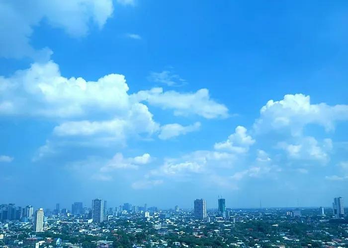 Ideal Family Gateaway Connected To Eastwood Mall