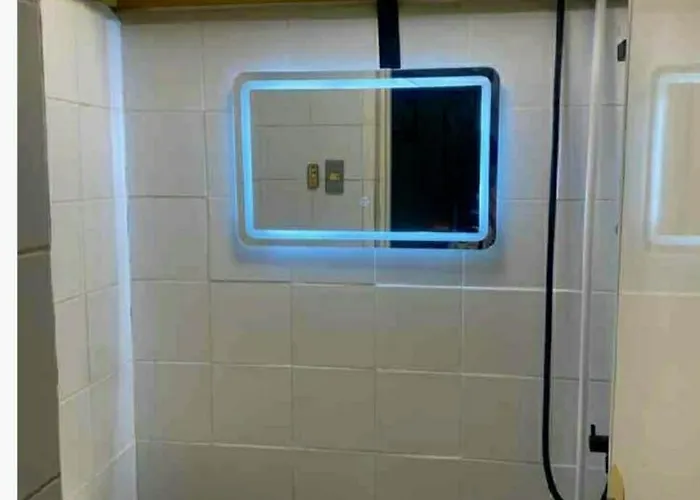 Ideal Family Gateaway Connected To Eastwood Mall *