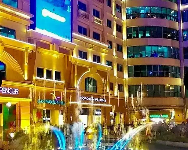 Ideal Family Gateaway Connected To Eastwood Mall