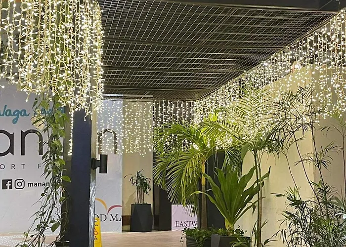 Ideal Family Gateaway Connected To Eastwood Mall *